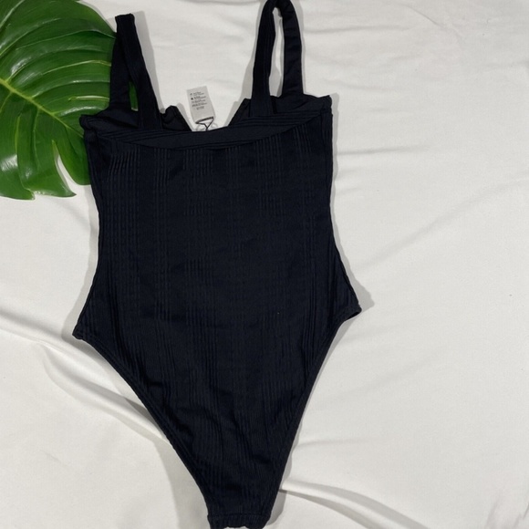 NEW L Space [ 4‎ ] Pointelle Rib Cha Cha One Piece Swimsuit in Black - Picture 8 of 11